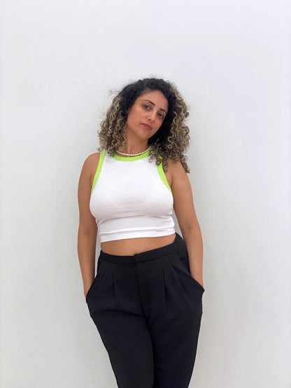 גופיית ריב קרופ בצבע לבן וירוק ניאון